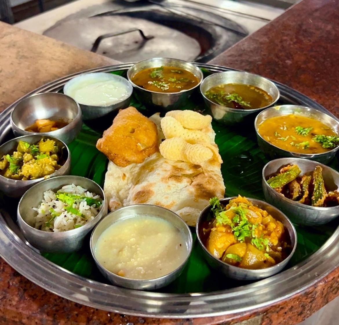 Varada Nagavali Hotel Srikakulam Kültér fotó