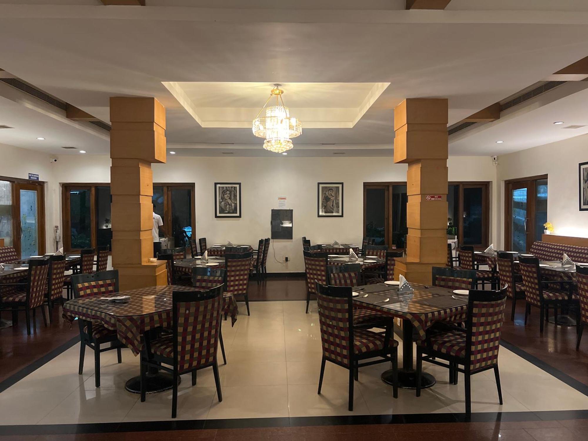 Varada Nagavali Hotel Srikakulam Kültér fotó