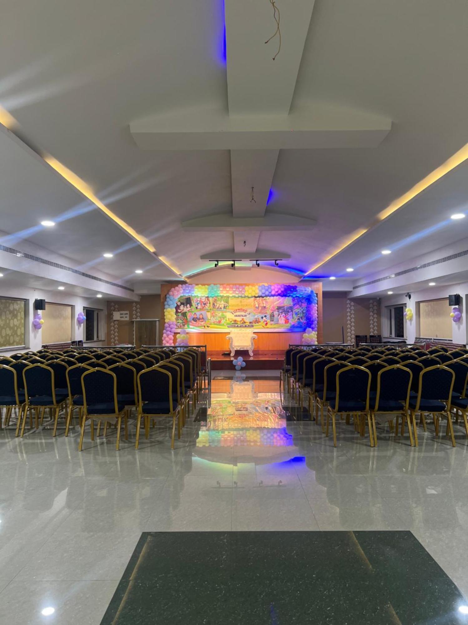 Varada Nagavali Hotel Srikakulam Kültér fotó