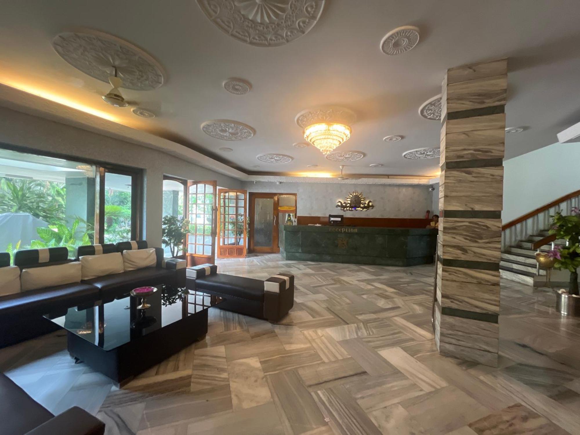 Varada Nagavali Hotel Srikakulam Kültér fotó
